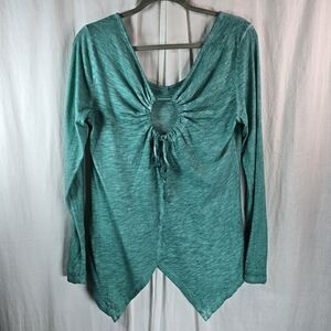 California moonrise womens long-sleeved top size Medium in green